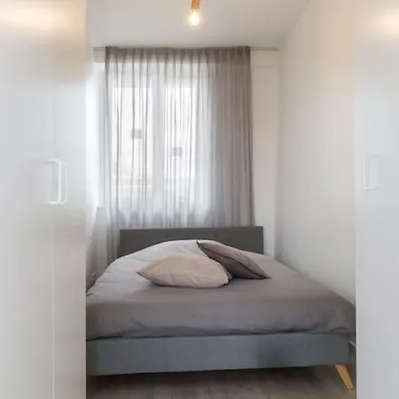 Апартаменты K50165 Modern Near The Center And Free Parking *